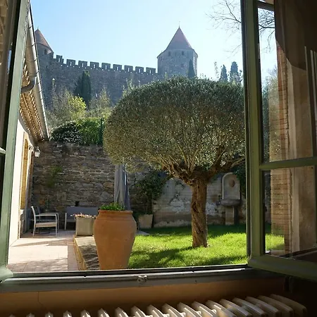 Sous Les Courtines Carcassone